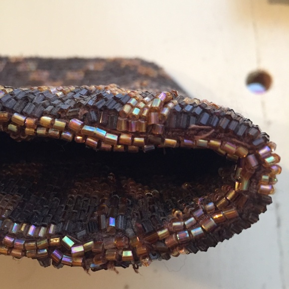 ๐โจ "Bead It!" Vintage Pierre Urbach Bronze Handbag โ A Dazzling Throwback โจ๐ - Picture 7 of 10
